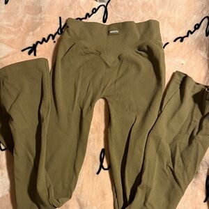 NVGTN Ribbed Flare Leggings